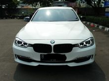 2013 BMW 320i 2.0 Luxury Sedan