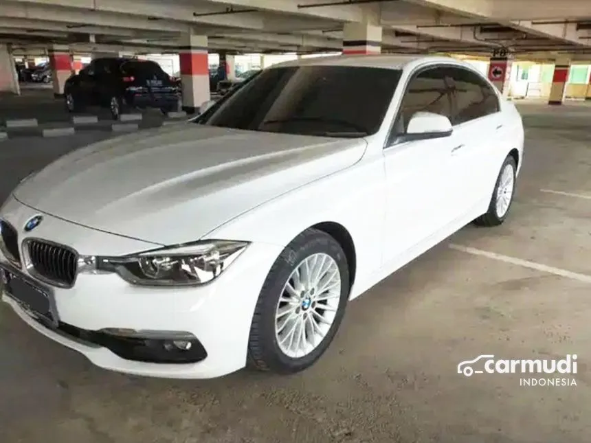Jual Mobil BMW 320i 2018 Luxury 2.0 di DKI Jakarta Automatic Sedan Putih Rp 350.000.000