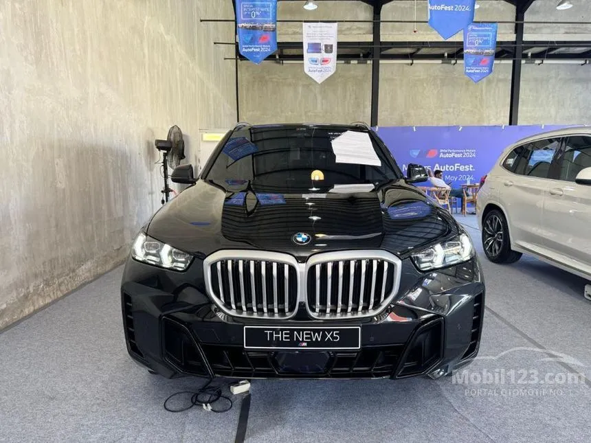 Jual Mobil BMW X5 2025 xDrive40i M Sport 3.0 di DKI Jakarta Automatic SUV Hitam Rp 2.050.000.000