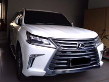 2017 Lexus LX570 Luxury white on black km 20rban ATPM Waranty