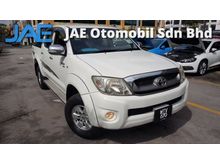 2011 Toyota Hilux 2.5 G Pickup Truck ( Service Record, Maintained service on time, Double Cap, Rear Bar, 1 Owner, No OFF ROAD Used )