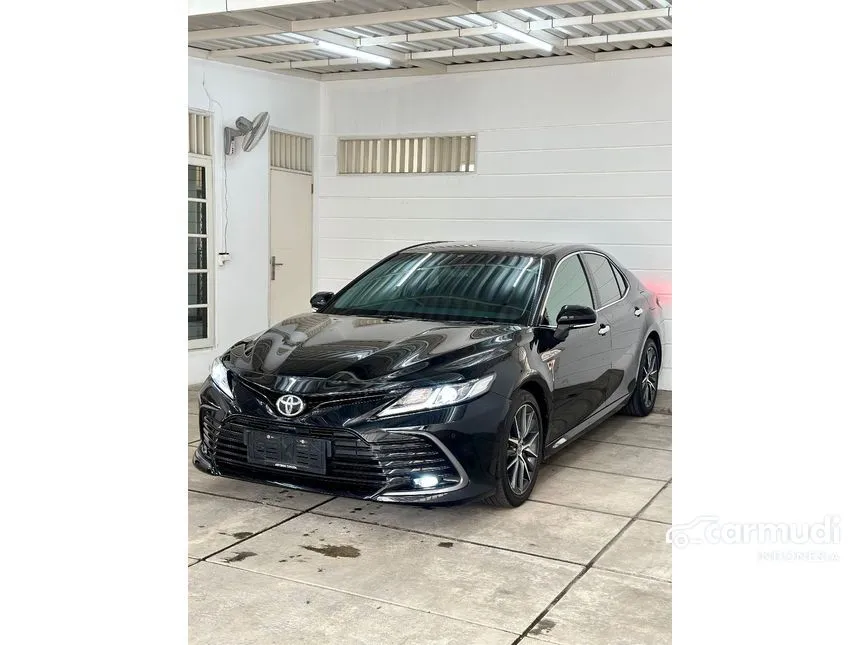 2021 Toyota Camry V Sedan