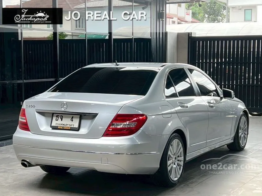 2012 Mercedes-Benz C200 CGI Elegance BlueEFFICIENCY Sedan