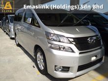 2013 Toyota Vellfire 2.4 X 8 Seaters 2 Power Doors Push Start Keyless Entry Unregistered