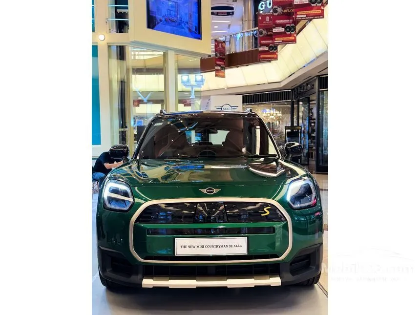 Jual Mobil MINI Countryman 2024 S ALL4 Favoured Trim 2.0 di Jawa Tengah Automatic SUV Hijau Rp 1.452.000.000