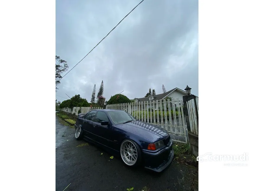 1995 BMW 320i 2.0 Manual Sedan