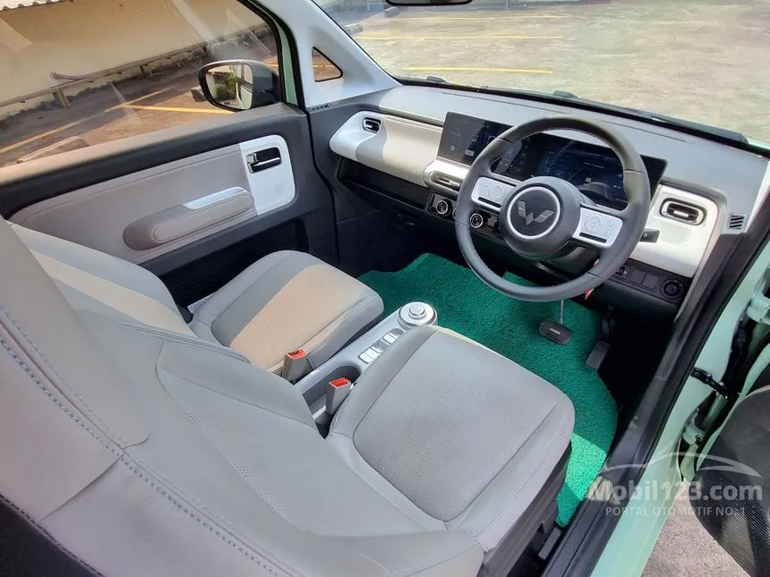 2023 Wuling Air EV Long Range + Charging Pile Hatchback