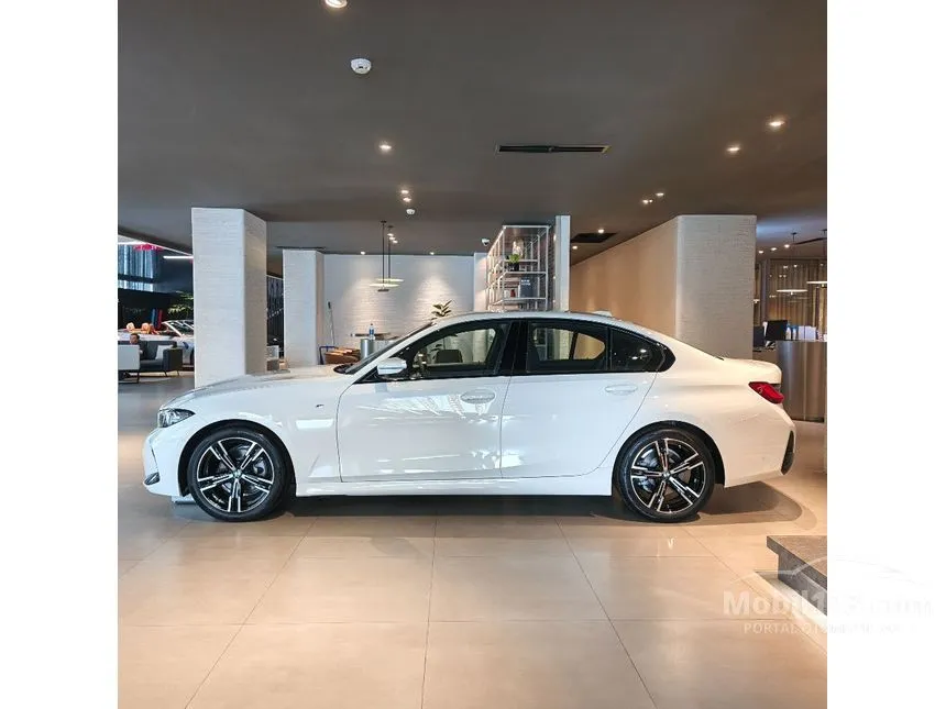 2025 BMW 320i M Sport Sedan