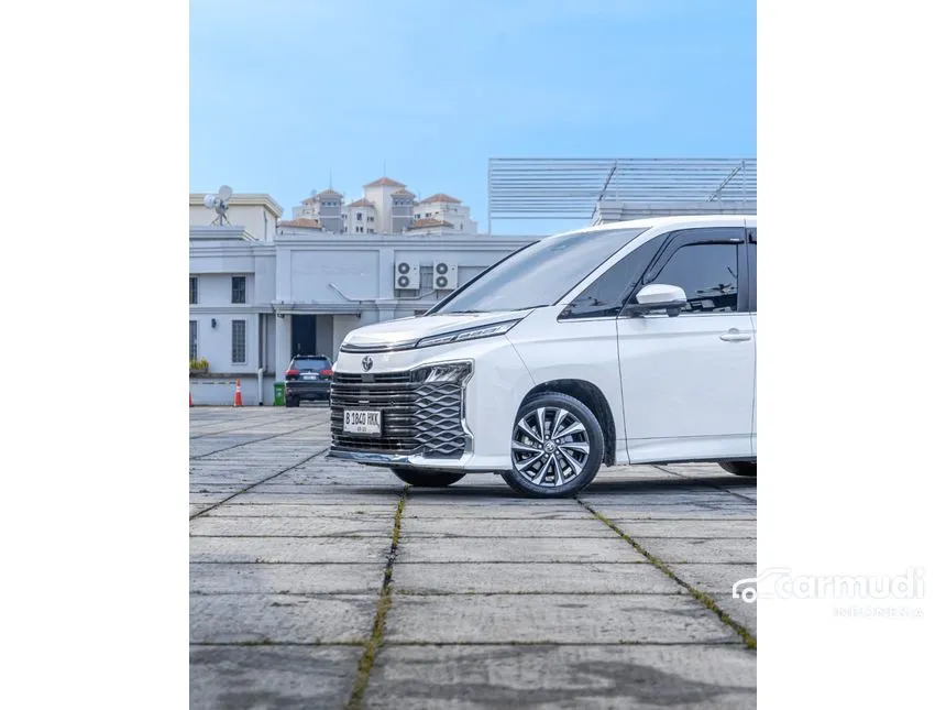 2023 Toyota Voxy (Premium Color) MPV
