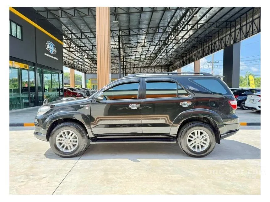 2011 Toyota FORTUNER V SUV