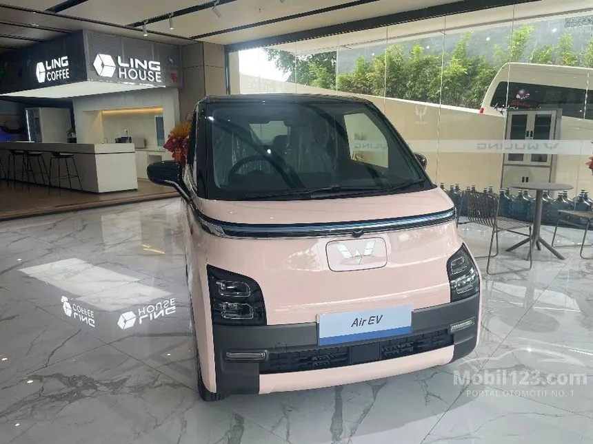 Jual Mobil Wuling EV 2024 Air ev Long Range di DKI Jakarta Automatic Hatchback Lainnya Rp 243.000.000