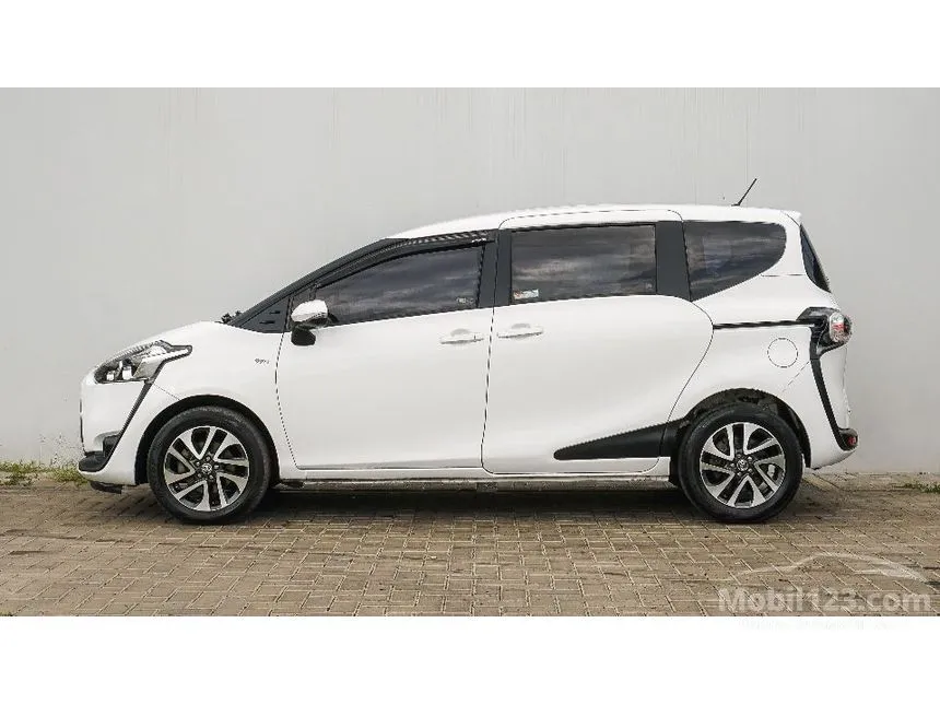 2018 Toyota Sienta V MPV