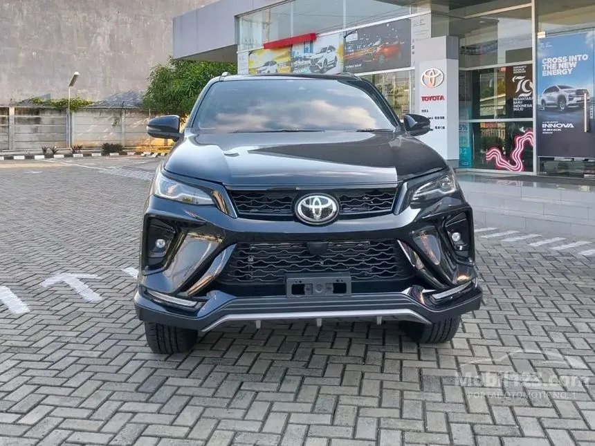 Jual Mobil Toyota Fortuner 2024 GR Sport 2.8 di Jawa Barat Automatic SUV Hitam Rp 663.200.000