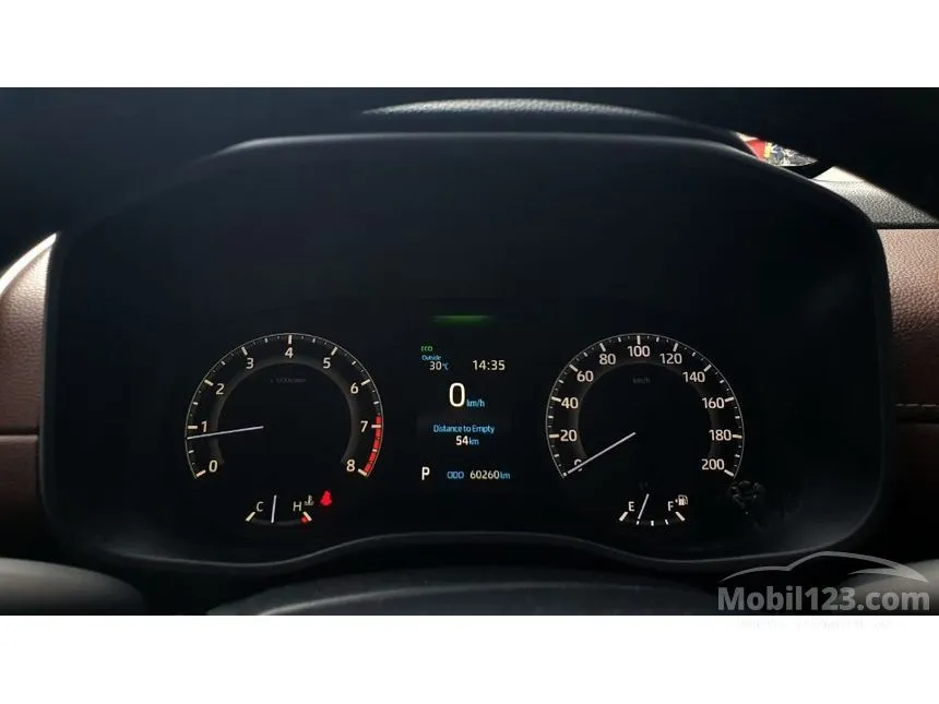 2023 Toyota Kijang Innova Zenix V (Non Premium Color) MPV