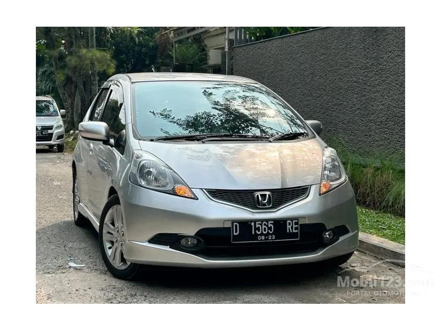 Jual Mobil Honda Jazz 2008 RS 1.5 di Jawa Barat Automatic Hatchback Abu