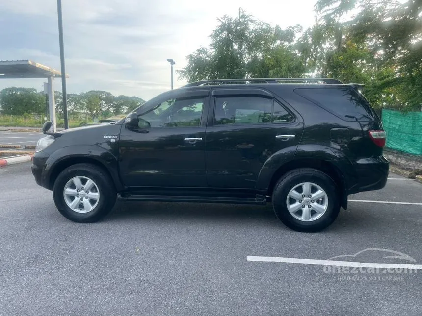 2010 Toyota FORTUNER V SUV