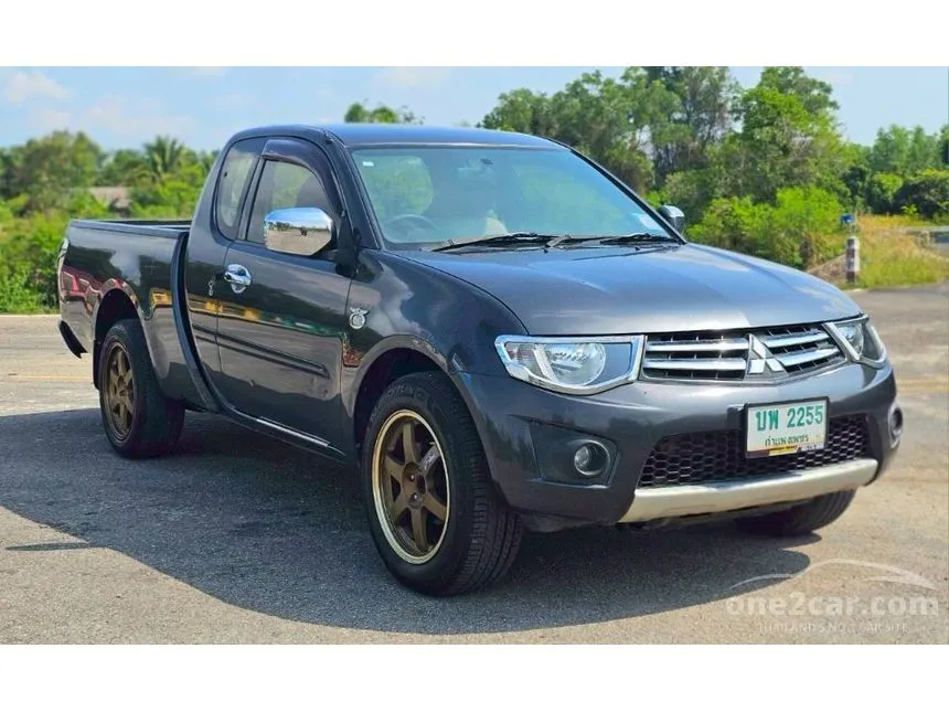 2012 Mitsubishi TRITON GLX Mega Cab Pickup