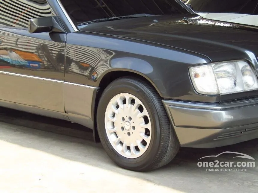 1994 Mercedes-Benz E280 Sedan