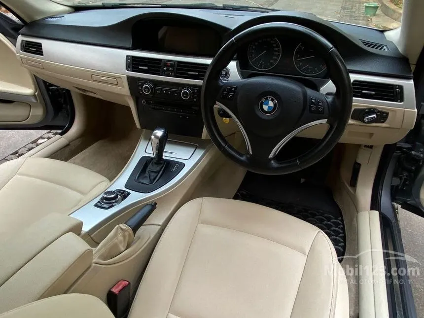 2010 BMW 320i Sedan