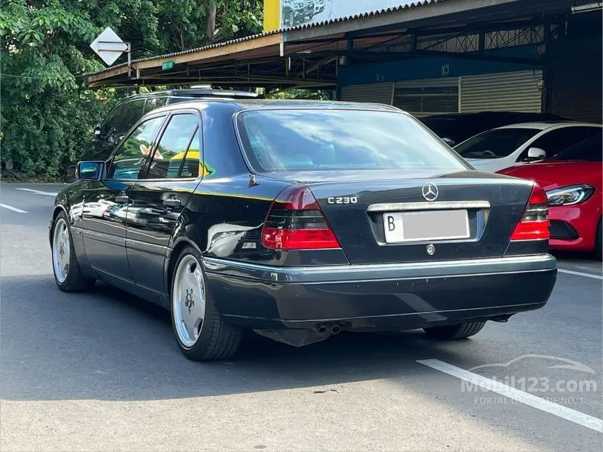 1997 Mercedes-Benz C230 Kompressor Sedan