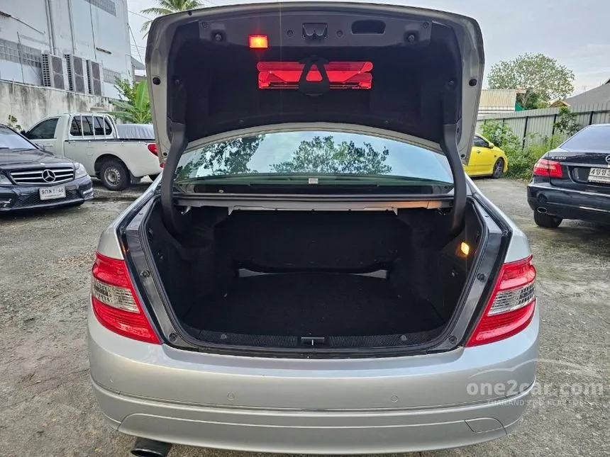 2011 Mercedes-Benz C200 CGI BlueEFFICIENCY Sedan