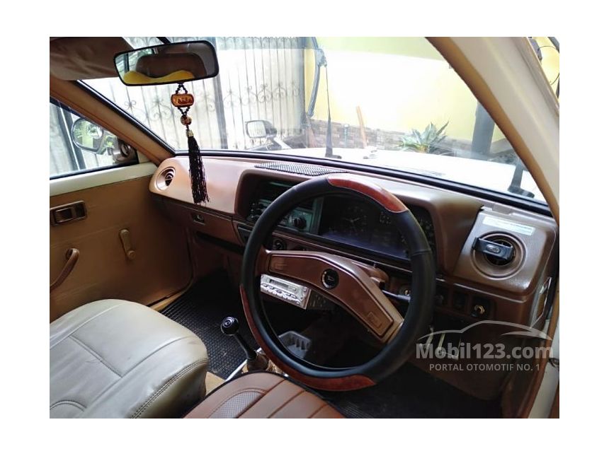 1983 Daihatsu Charade Hatchback