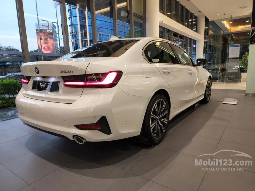 Jual Mobil BMW 320i 2022 Sport 2.0 di Jawa Barat Automatic Sedan Putih ...