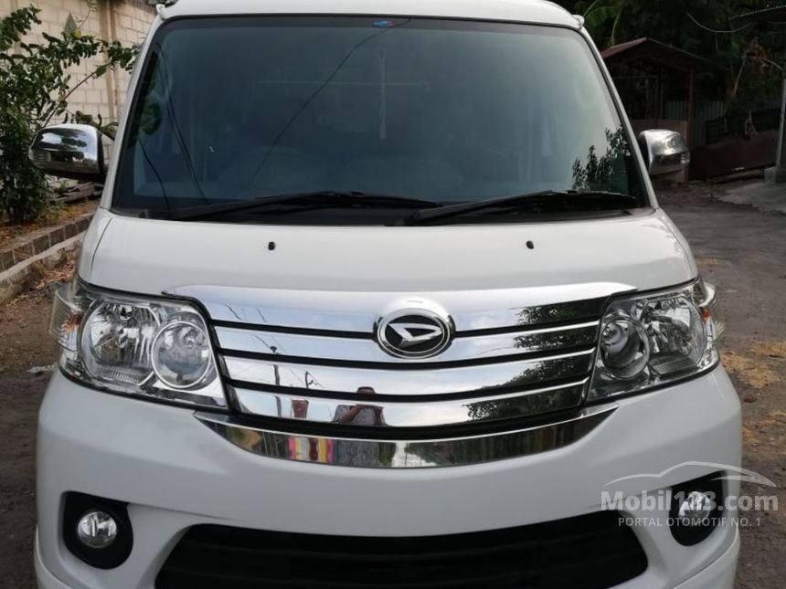 Jual Mobil Daihatsu Luxio 2017 X 1.5 di Jawa Timur Manual 