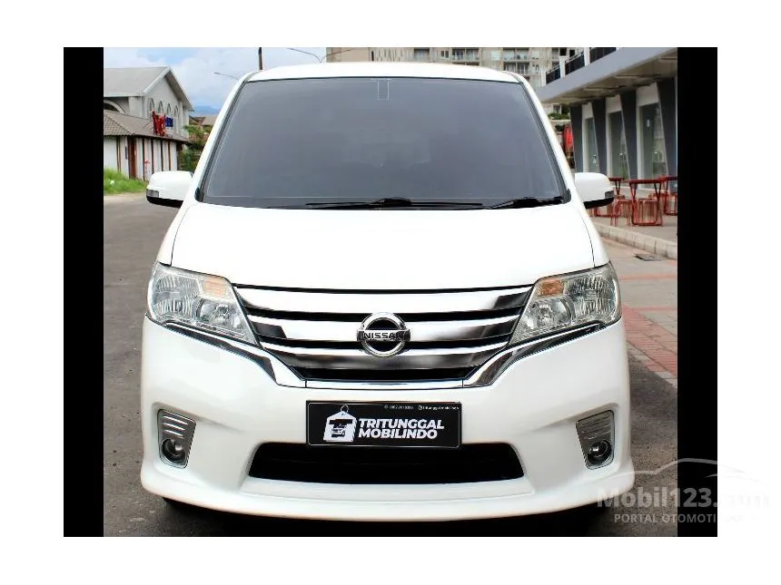 Jual Mobil Nissan Serena 2014 Highway Star 2.0 di Jawa Barat Automatic MPV Putih Rp 175.000.000