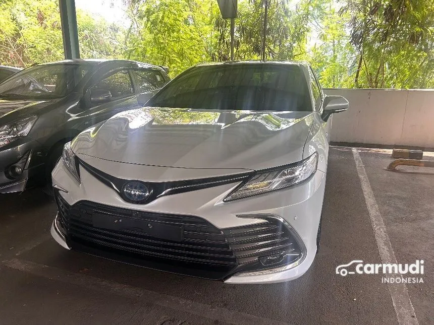 Jual Mobil Toyota Camry 2024 HV TSS 2 2.5 di Jawa Barat Automatic Sedan Putih Rp 923.400.000