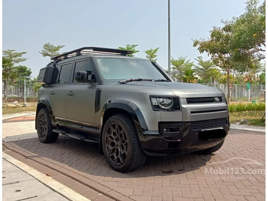 Jual Mobil Land Rover Defender 2022 110 P300 SE 2.0 di DKI Jakarta Automatic SUV Hitam Rp 2.575.000.000
