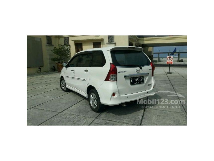 2013 Toyota Avanza Veloz MPV