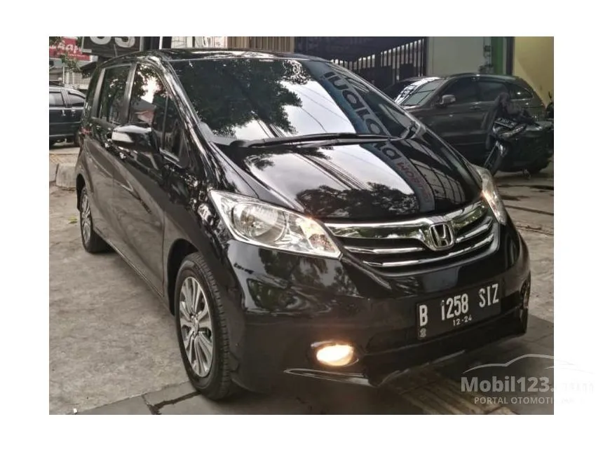 Jual Mobil Honda Freed 2014 S 1.5 di Jawa Barat Automatic MPV Hitam Rp 196.000.000