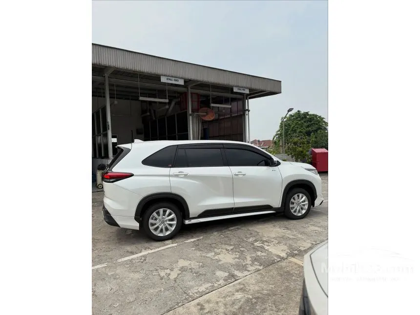 2026 Toyota Kijang Innova Zenix V HV (Premium Color) MPV