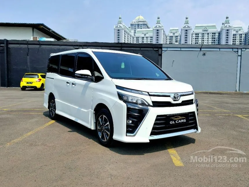 Jual Mobil Toyota Voxy 2021 2.0 di DKI Jakarta Automatic Wagon Putih Rp 380.000.000