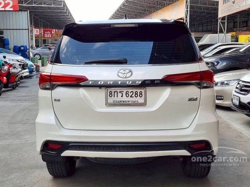2018 Toyota FORTUNER V SUV
