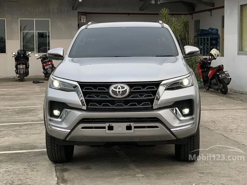 Jual Mobil Toyota Fortuner 2024 VRZ 2.8 di Banten Automatic SUV Silver Rp 591.700.000
