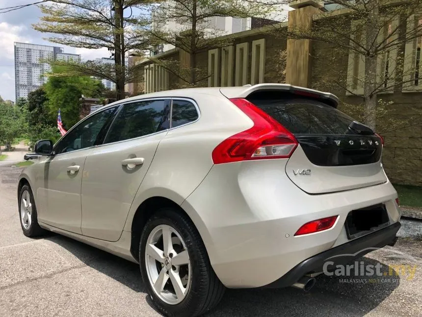 2017 Volvo V40 T4 Hatchback