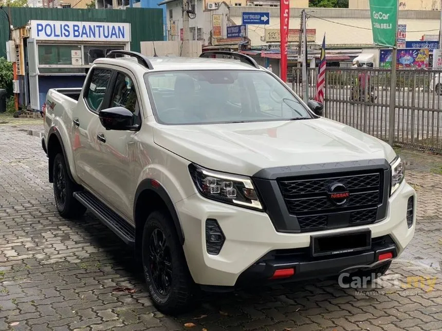 2021 Nissan Navara Pro 4X Pickup Truck