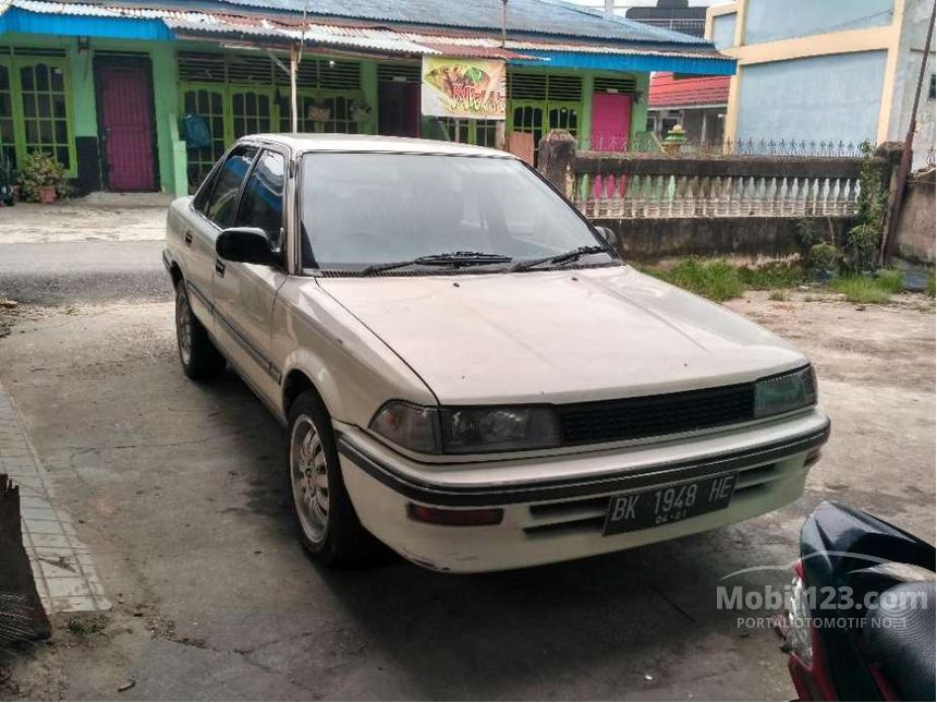 Jual Mobil Toyota Corolla 1990 1.6 di Riau Manual Sedan 