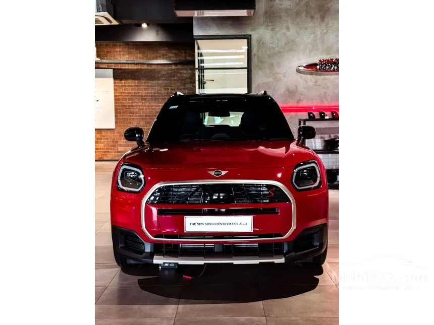 Jual Mobil MINI Countryman 2024 S ALL4 Favoured Trim 2.0 di Jawa Timur Automatic SUV Merah Rp 1.493.000.000