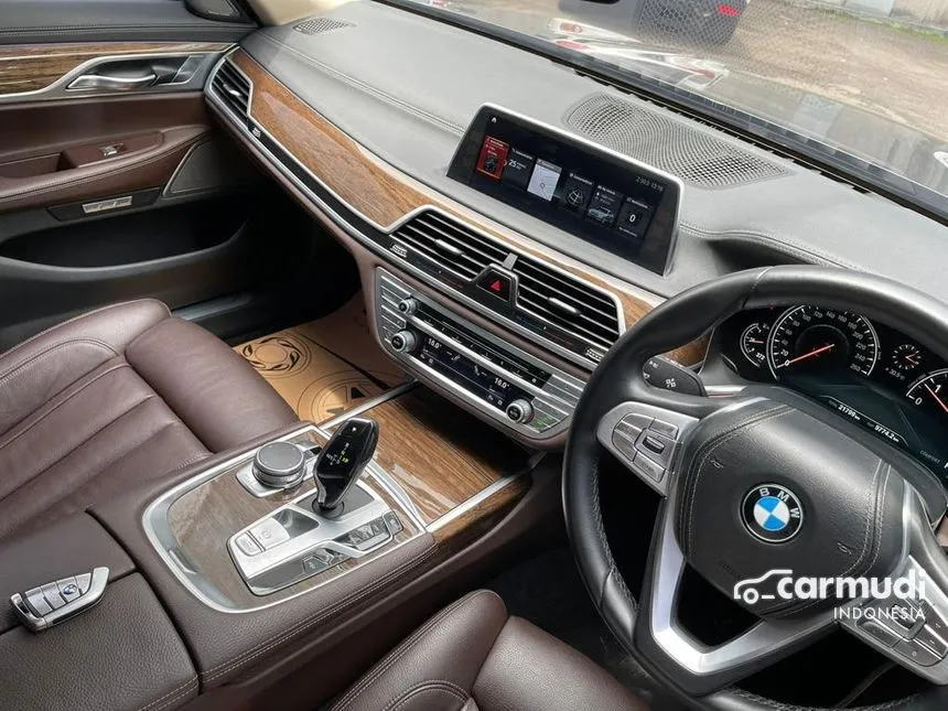 2017 BMW 730Li Sedan