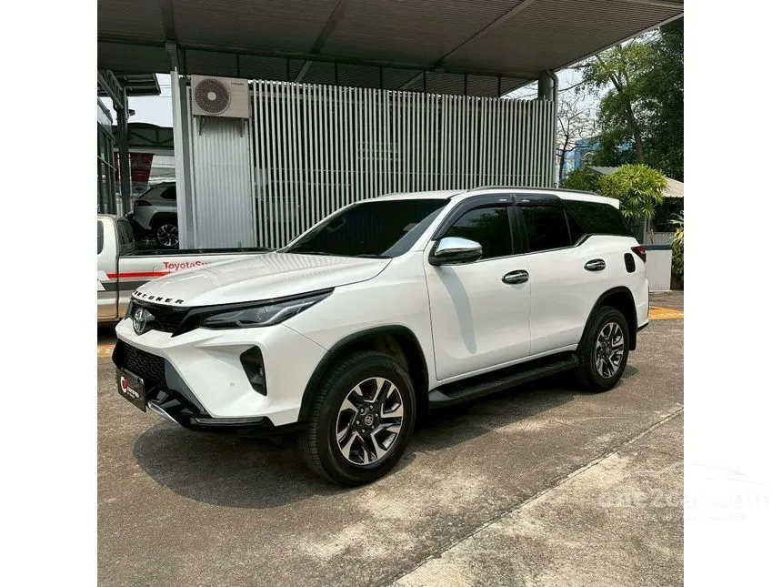 2023 Toyota FORTUNER Leader V SUV