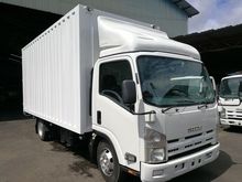 ISUZU NPR PRO /17ft Contina box/Registered Year 2018