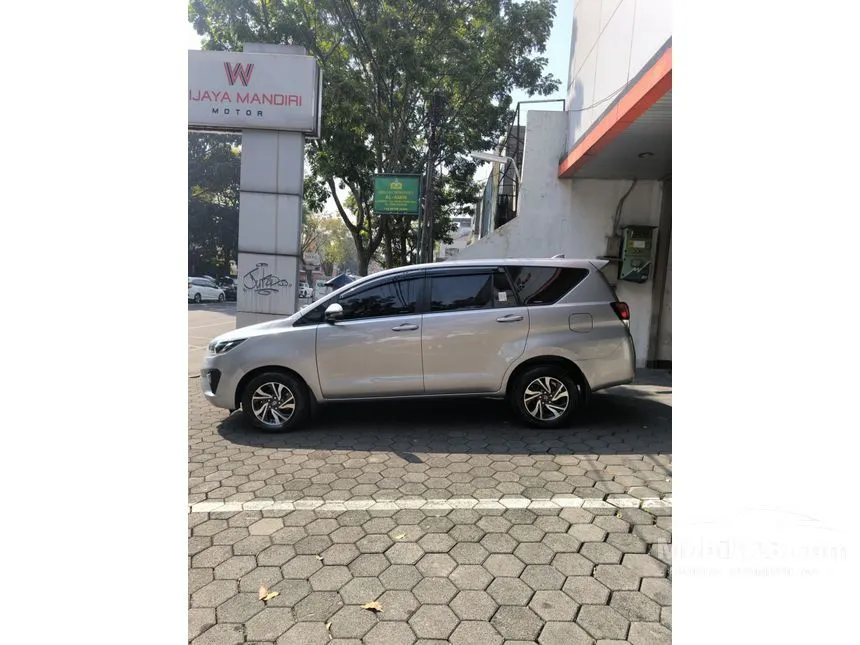 2021 Toyota Kijang Innova V MPV