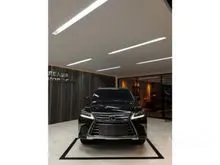 2017 Lexus LX 570 5.7 SUV Luxury AT Black on Black Odo 60 Rb (TERMURAH)