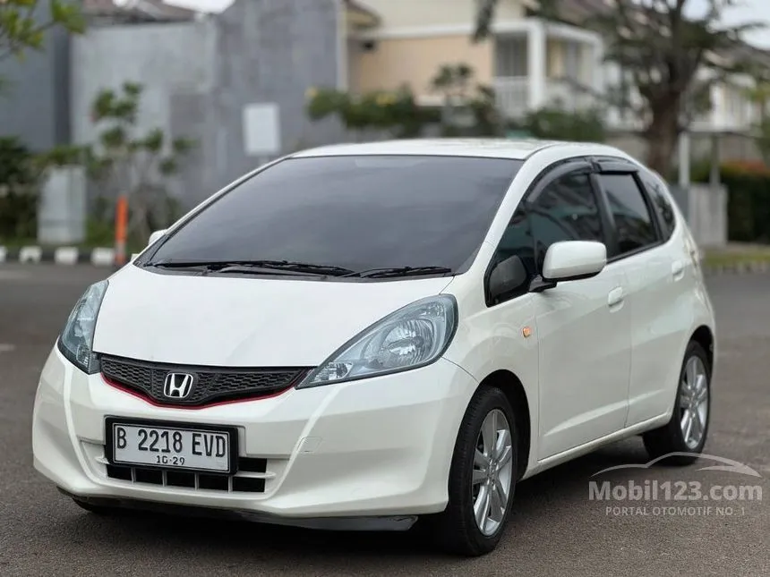 Jual Mobil Honda Jazz 2012 RS 1.5 di DKI Jakarta Automatic Hatchback Putih Rp 125.000.000
