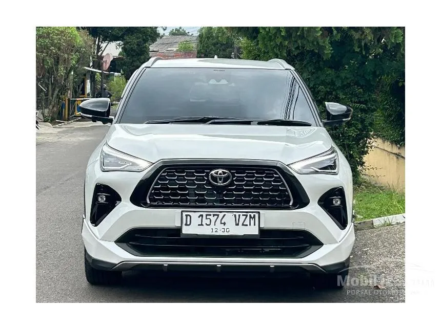2023 Toyota Yaris Cross S HV (2 Tone) with GR Parts Aero Pkg SUV