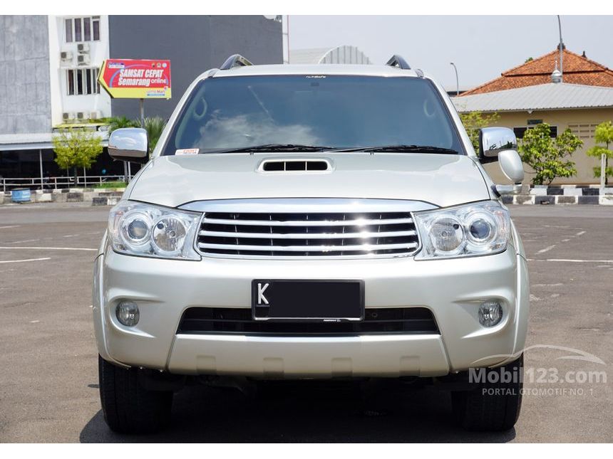 Jual Mobil Toyota Fortuner 2010 G 2.5 di Jawa Tengah Jual Mobil Toyota Fortuner 2010 G 2.5 di Jawa Tengah