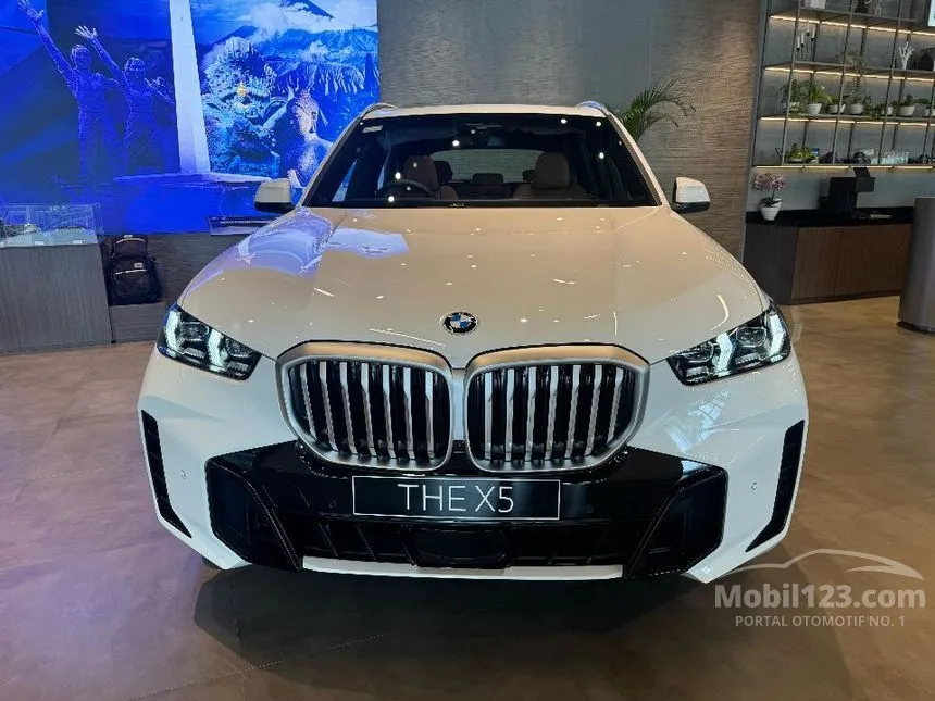 Jual Mobil BMW X5 2025 xDrive40i M Sport 3.0 di DKI Jakarta Automatic SUV Putih Rp 2.050.000.000